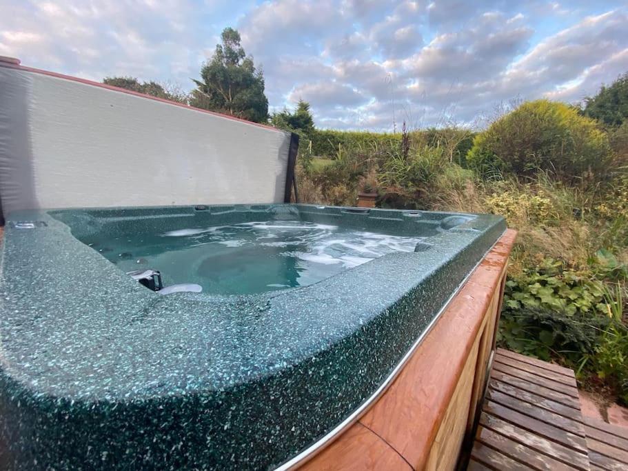 Jaw-Dropping Beach House In Anglesey Benllech Ngoại thất bức ảnh