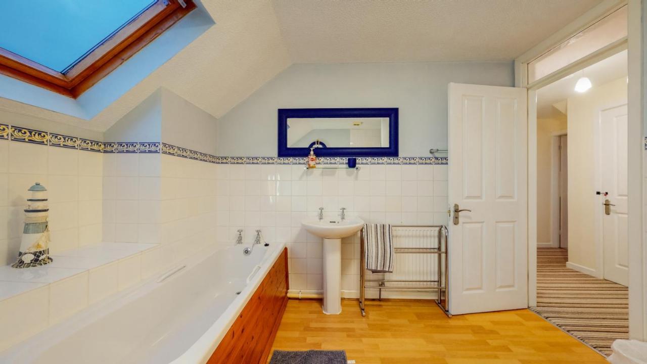 Jaw-Dropping Beach House In Anglesey Benllech Ngoại thất bức ảnh