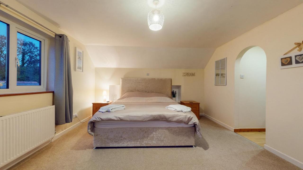 Jaw-Dropping Beach House In Anglesey Benllech Ngoại thất bức ảnh